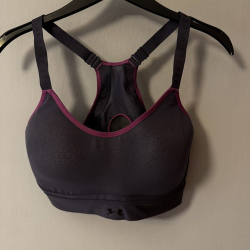 Under Armour Sports Bra size L like new, purple