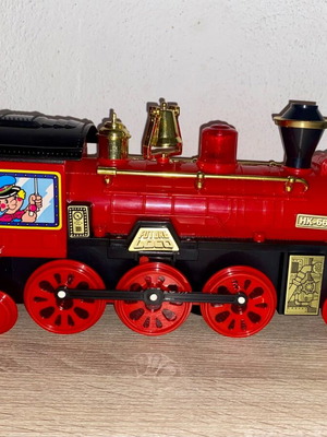 Large vintage HO-KAI Toys train like new