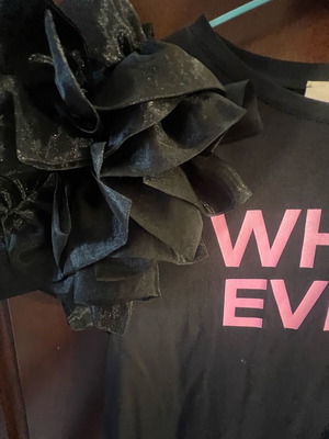 T Shirt black with puffed tulle sleeves like new, size M