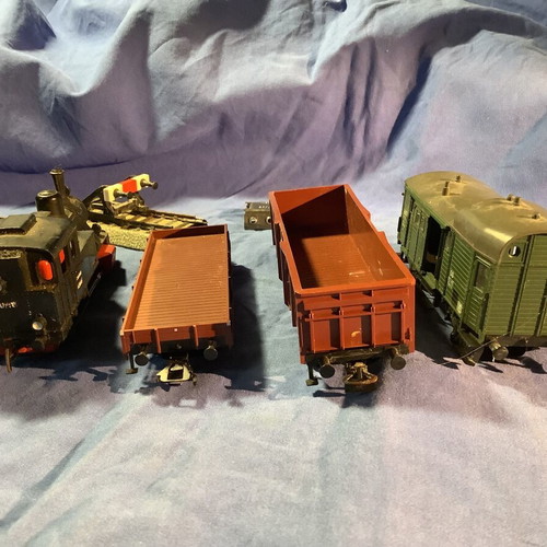 Marklin 3029 steam locomotive set with wagons and rails used