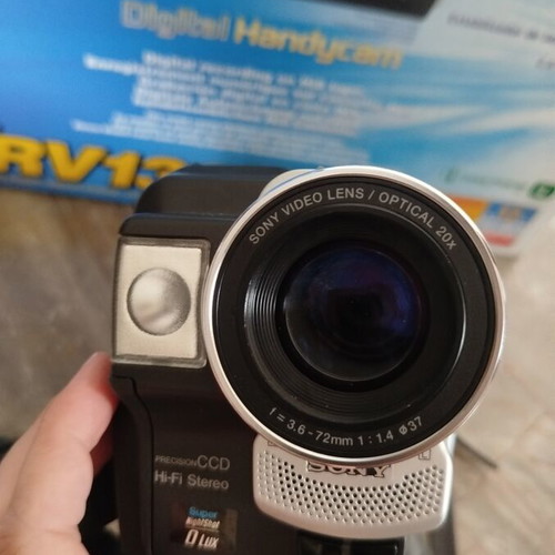 Sony Handycam DCR-TRV130E Digital8 camcorder like new