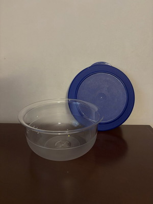 Tupperware Preludio bowl new with blue lid