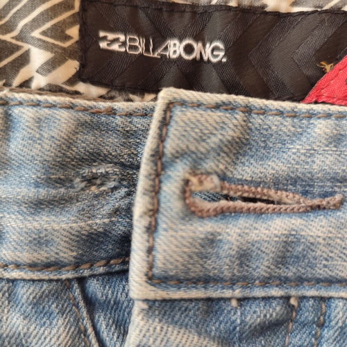 Billabong jeans used, size L, blue, missing first button