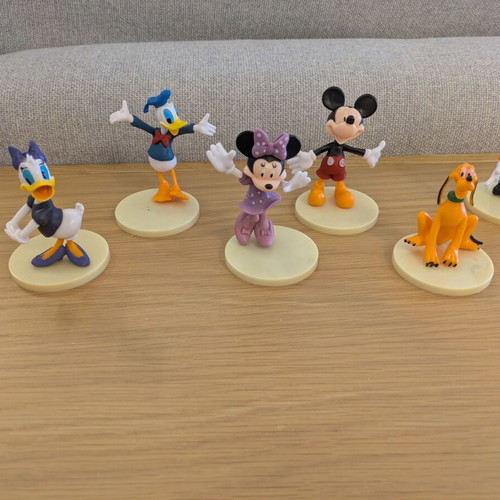 Disney hero figures like new, cake decoration set