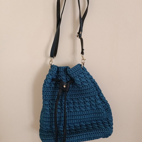 Blue knitted bucket bag with shoulder strap new