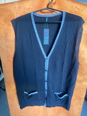 Women's cardigan new size XL branded