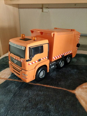 Garbage truck toy like new