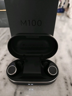 Cambridge Audio Melomania M100 like new in ear monitors high fidelity