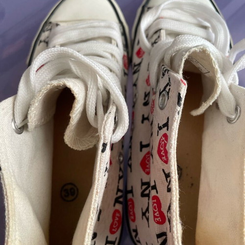 Canvas athletic shoes like new, size 38, white and red