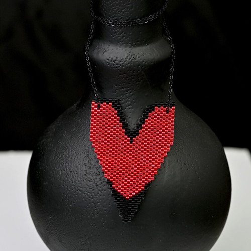 Strast jewelry set custom made with necklace and earrings in black and red