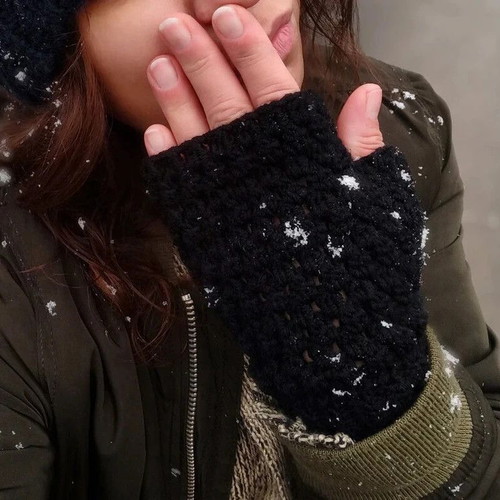 Handmade women's knitted fingerless gloves new, black