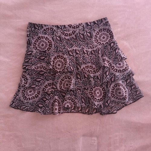 Skirt with ruffles and zipper like new, size S