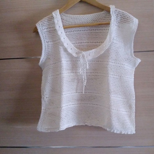 Knitted blouse like new, size M-L, white