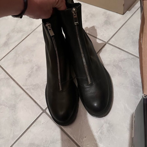 Zara boots black size 39 like new