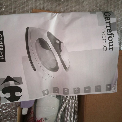 Carrefour Travel Iron new