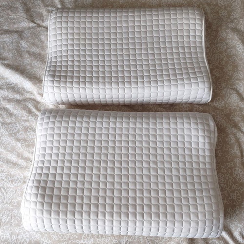 IKEA Rosenskarm ergonomic sleep pillows set like new