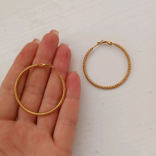 Earrings new, gold-colored, do not tarnish