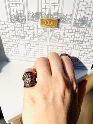 Sevalier ring like new with beautiful design