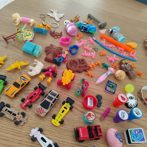 Small toys pack of 60+ like new, ideal for pinatas
