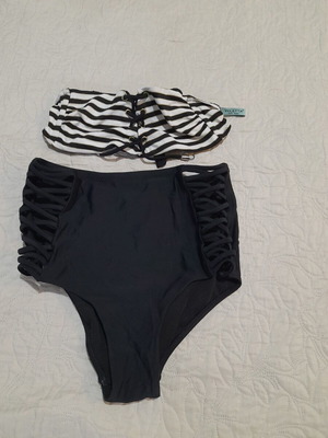 Women's swimsuit S like new, black and white