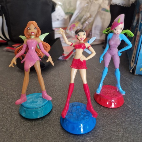 Winx figures used from Kinder Maxi Surprise series
