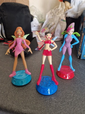 Winx figures used from Kinder Maxi Surprise series