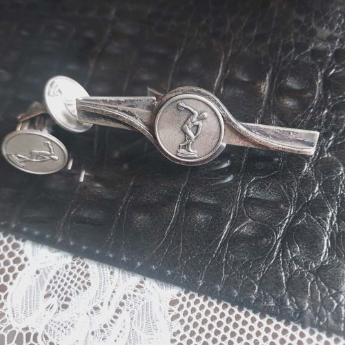 Set of cufflinks and tie clip with Discobolus of Myron theme like new