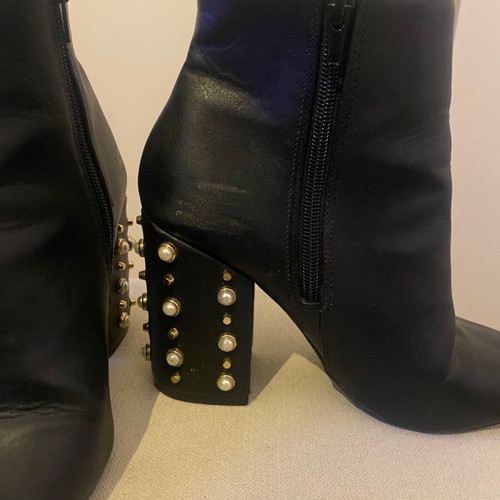 Black boots used with heel, size 38