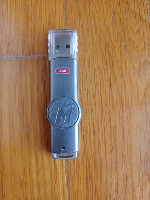Memorex Travel Drive USB 2GB vintage used