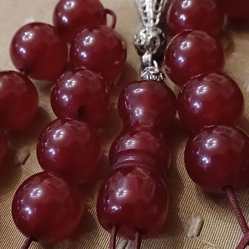 Worry beads used, cherry bakelite mastic 1960, 25 beads