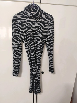 Wool dress like new, size S