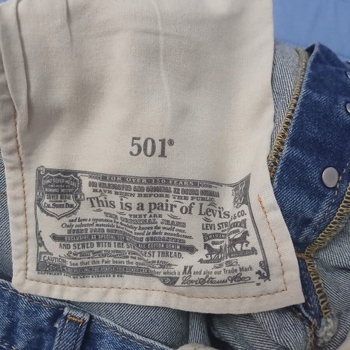 Levi's 501 men's denim shorts, size L, blue