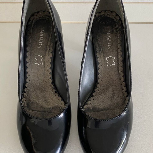 Migato black patent leather pumps size 38 like new