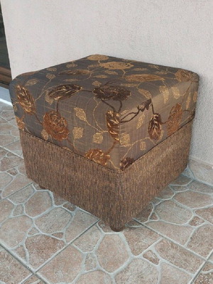 Υφασμάτινο σκαμπό χειροποίητο σε εξαιρετική κατάσταση