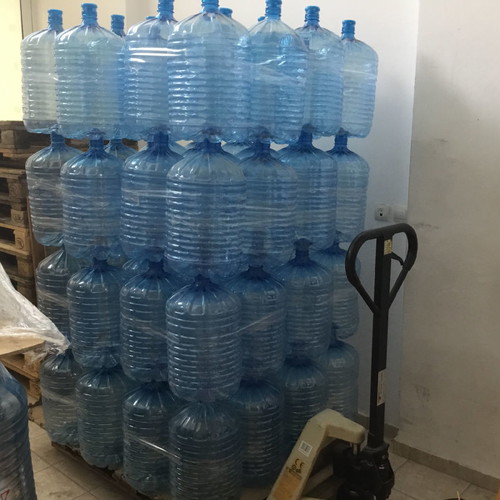 Empty 20-liter bottles light type for wine and oil