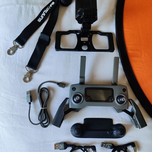 DJI Mavic 2 Pro drone μεταχειρισμένο με 5 μπαταρίες και αξεσουάρ