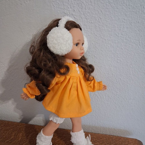 Paola Reina doll like new