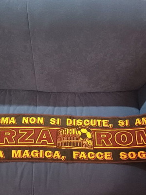 Roma scarf in like new condition