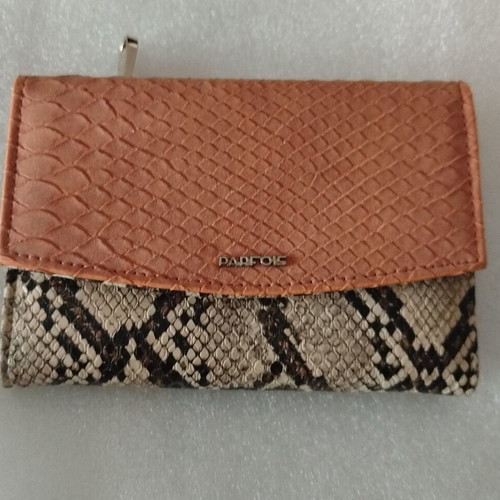 Wallet new with many compartments
