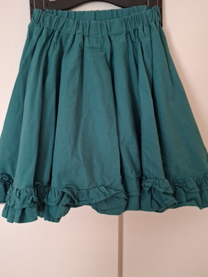 Two In A Castle skirt like new, green, size 104