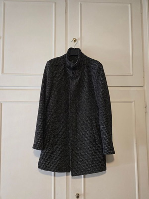 Vittorio men's coat like new, size 52, black and gray