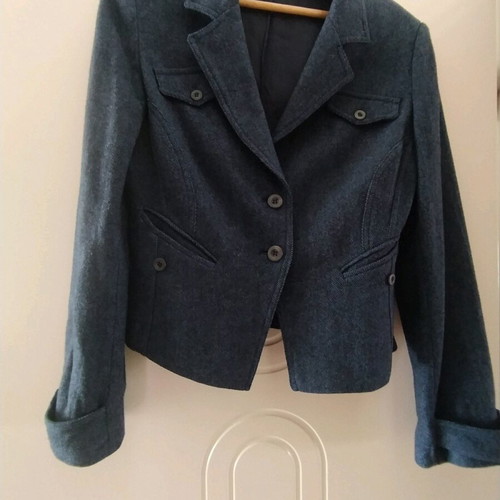 Raxevsky wool blue suit like new, size medium
