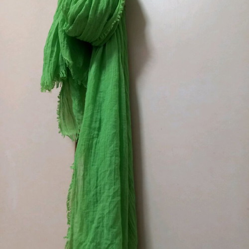 Lussil green scarf-shawl like new 100% viscose