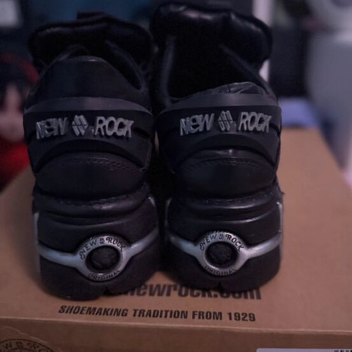 New Rock boots size 40 black new