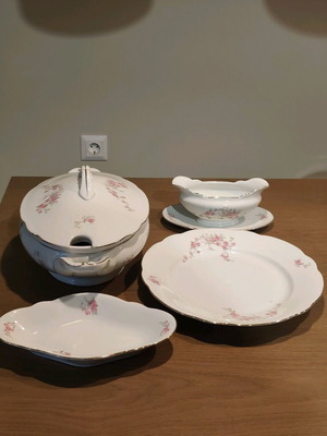 Vintage porcelain set like new