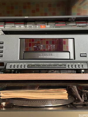 Philips CD 930 like new with remote control