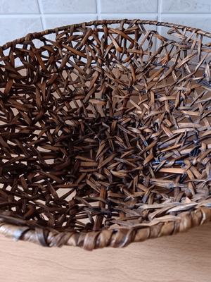 Fruit bowl decorative basket made of iron and rattan new