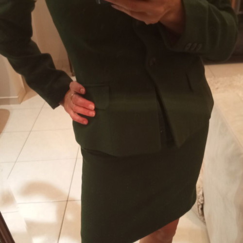 Barami women's skirt suit 100% wool like new, green