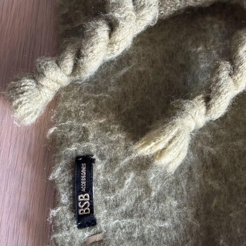 BSB scarf new, light green