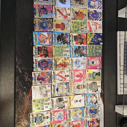 Panini FIFA 365 (2023) μεταχειρισμένα αυτοκόλλητα, 123 τεμάχια